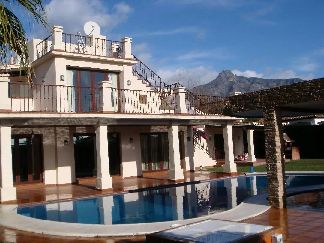 Casa Farah Villa Marbella Golden Mile Coral Beach Behind Aldi Spain